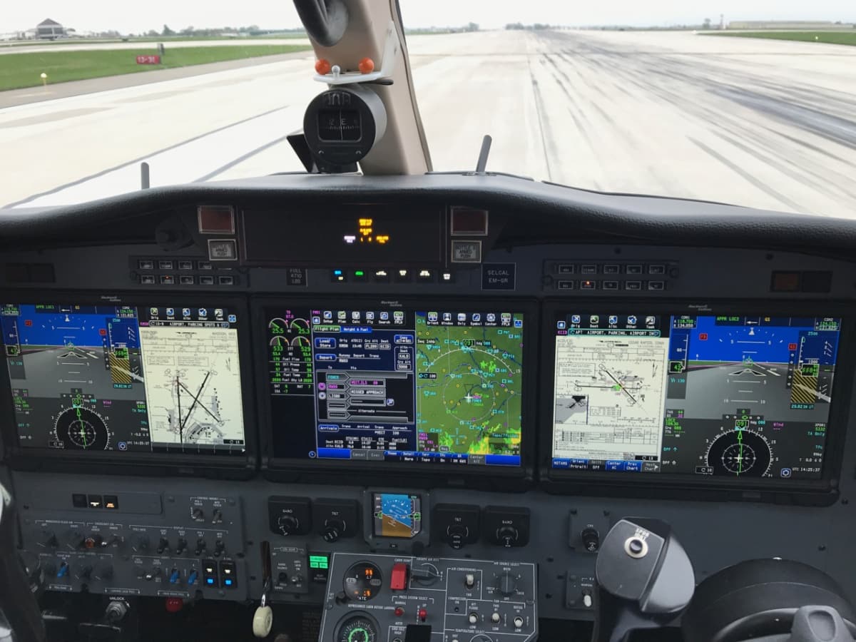 advanced aircraft training citation cj3 cockpit