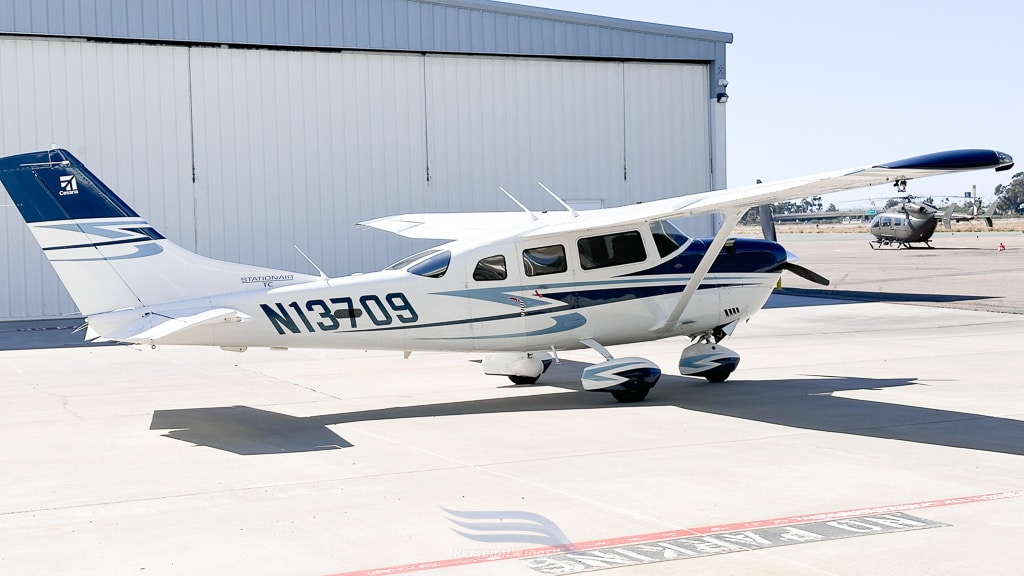 Cessna 206 at MYF